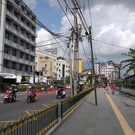 Setia Backpacker Hostel Jogjakarta Buitenkant foto