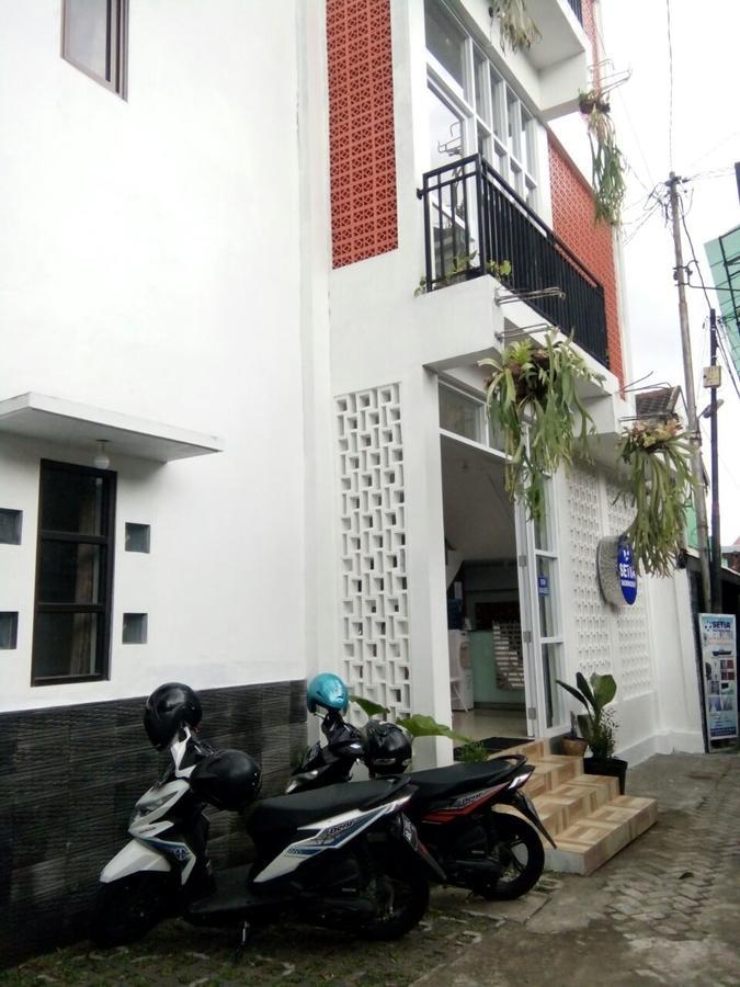 Setia Backpacker Hostel Jogjakarta Buitenkant foto